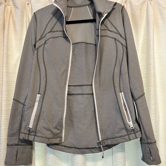 Lululemon Define Jacket Sz 12 In Tonka
Stripe Heathered Slate White - Picture 13 of 13